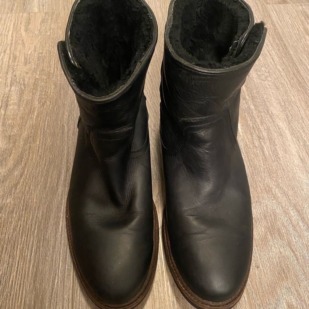 Frye Mara shearling short